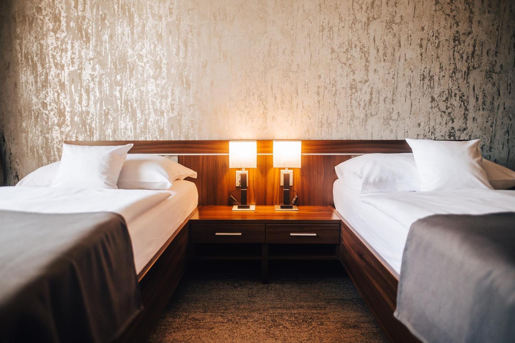 Hotel Elegance Šumperk Dış mekan fotoğraf