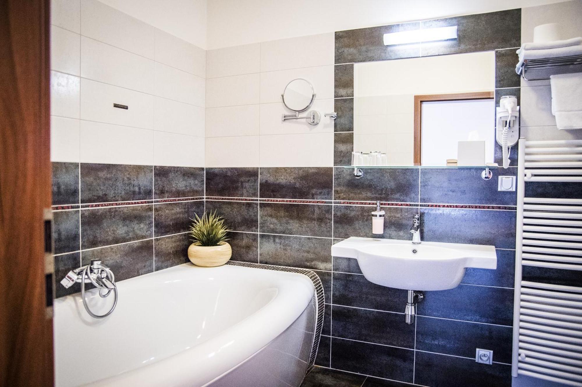 Hotel Elegance Šumperk Dış mekan fotoğraf